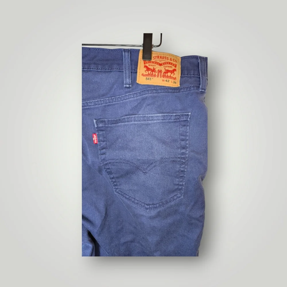 Levi's 541 blue all season tech slack pants w 42 L 34